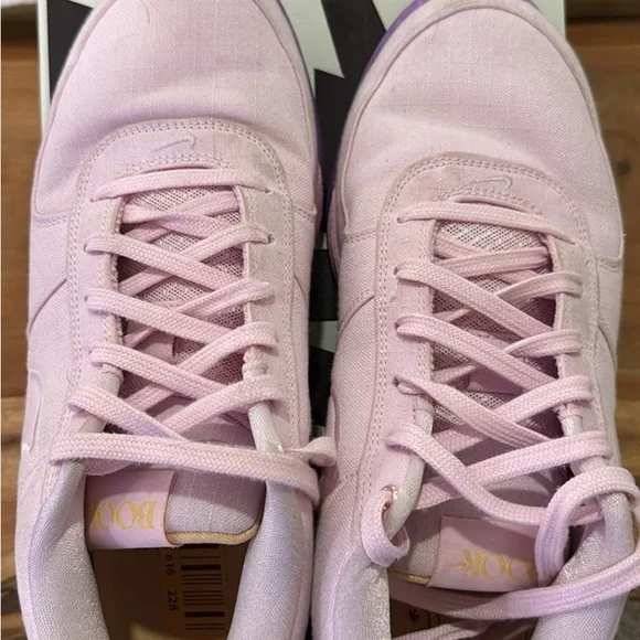 Nike size 11 men’s basketball shoe. Book Chapter 1 - Picture 3 of 3